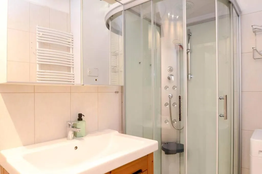 Appartamento Famous Kiraly Street At Large 3Br 10Ppl @ Central Budapest