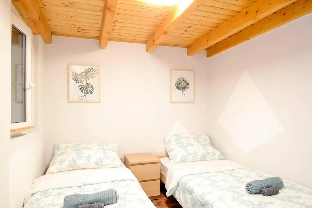 Famous Kiraly Street At Large 3Br 10Ppl @ Central Budapest Ungheria